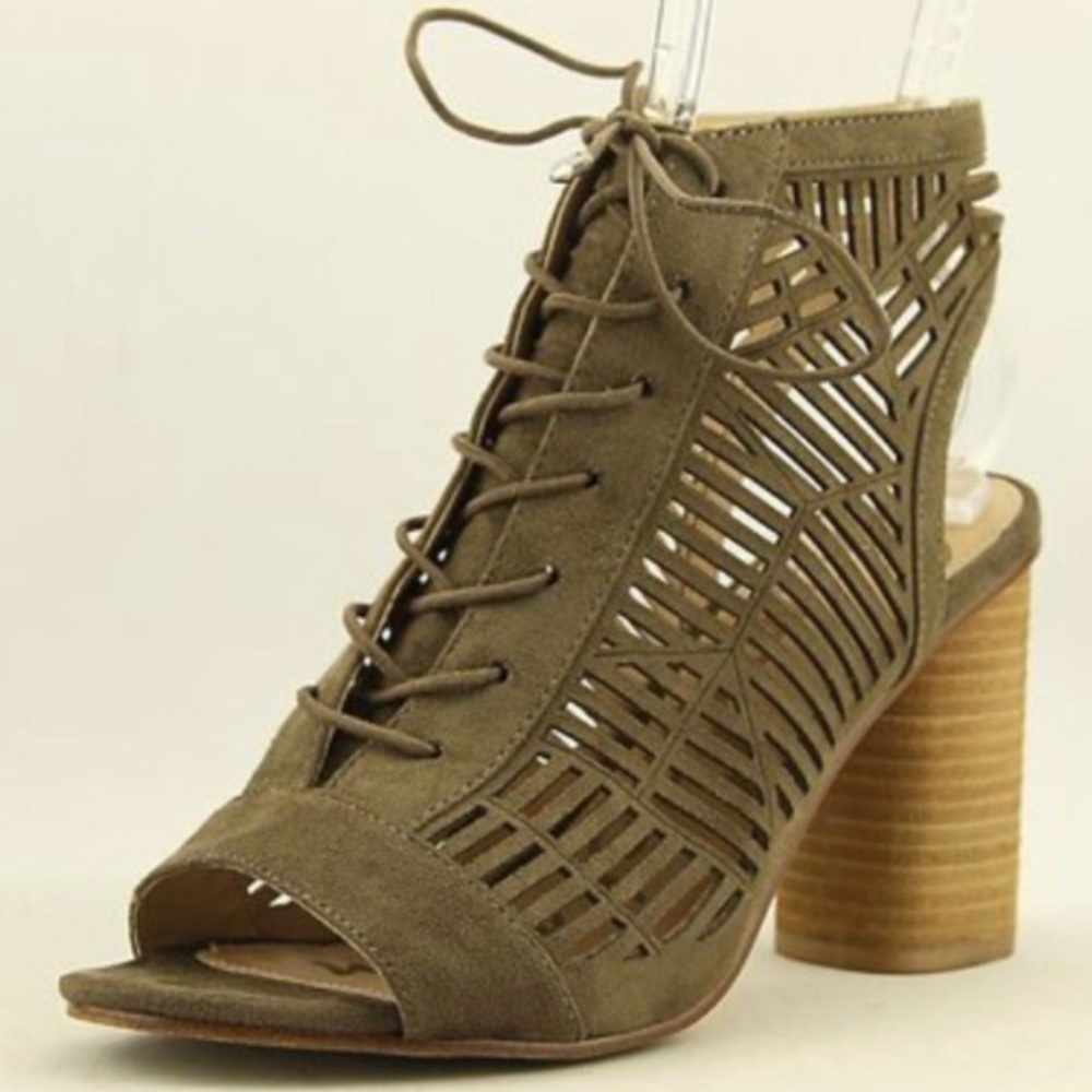 | Sam Edelman | Stacked Heel Sandals. Size 7.5.